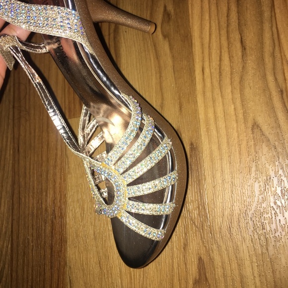 Heels - Picture 3 of 8